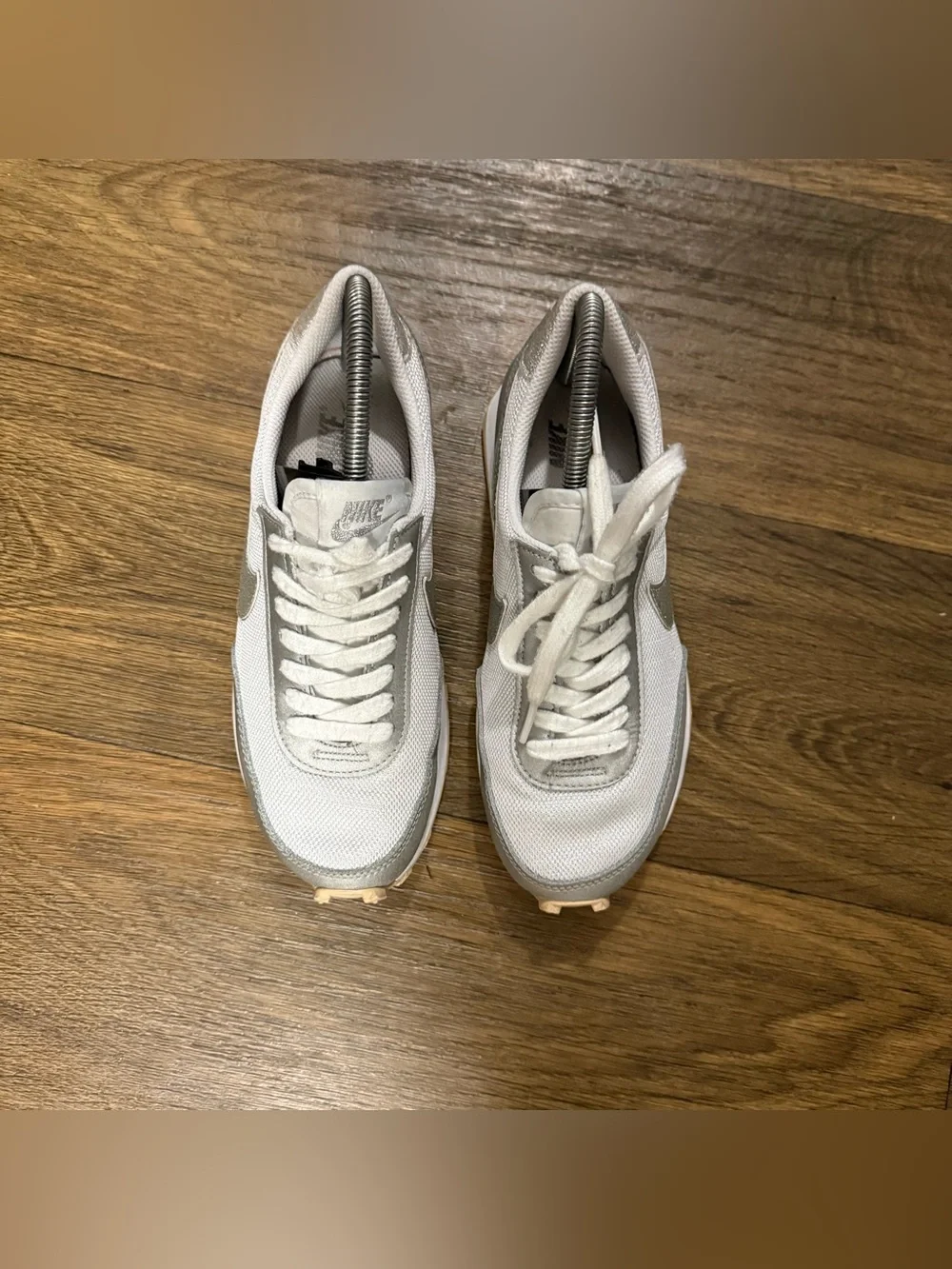 Nike Daybreak Women's Metallic Silver and White  Runner Sneakers Size 6